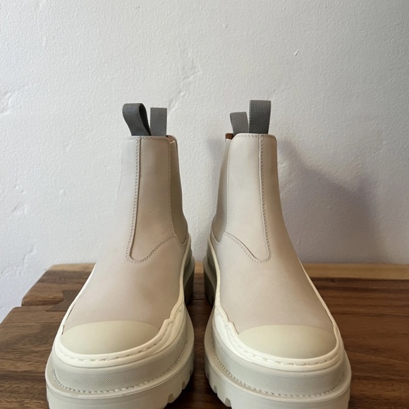 Dior Homme x Sacai Explorer Chelsea Boots - Picture 2 of 7